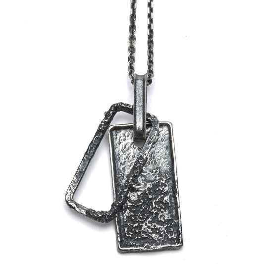 HOLLOW TAG NECKLACE